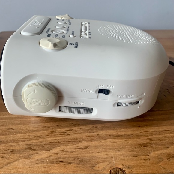 SONY DREAM MACHINE AM/FM DUAL ALARM - CLOCK RADIO MODEL #ICF-C318 TESTED - Picture 5 of 9